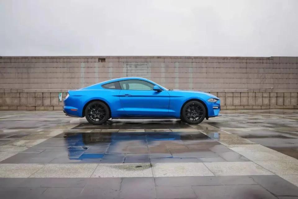 试驾福特Mustang：开起来竟然比宝马3系舒服？
