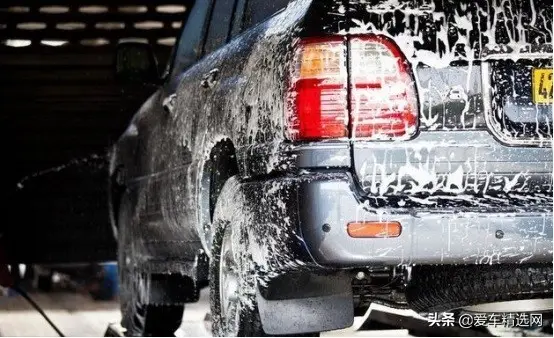 洗车可以用洗洁精吗（新手如何自己正确洗车最干净）