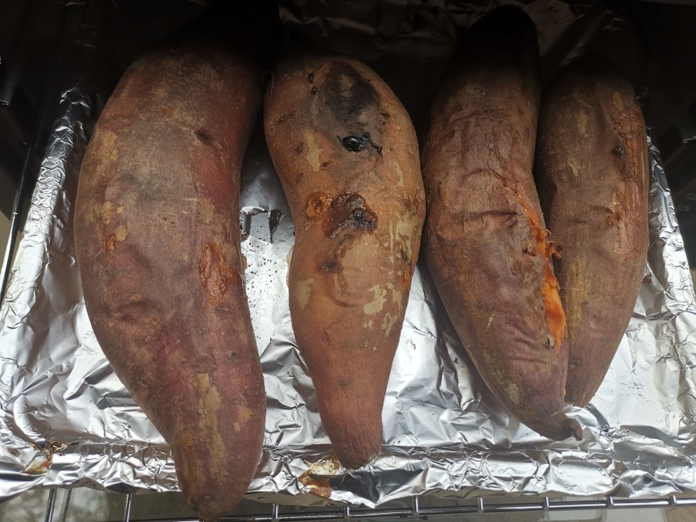 烤箱烤红薯温度和时间要怎么掌握【烤箱烤红薯的做法】