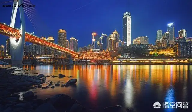 第一次来重庆玩，请问重庆本地的朋友，重庆哪里值得去旅游？