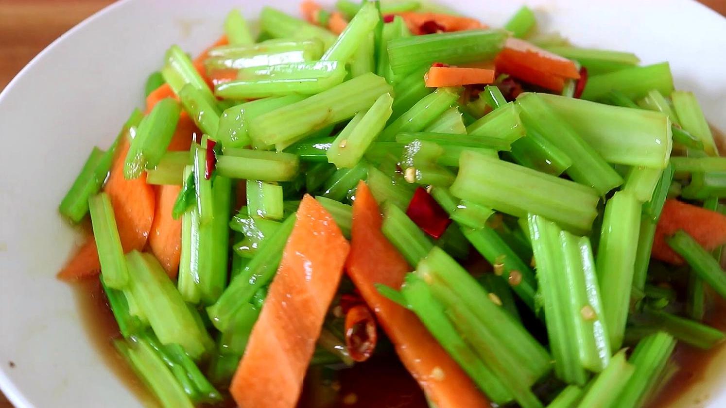 芹菜的做法和步骤「好吃开胃的凉拌芹菜制作教程」