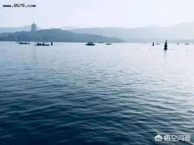 有人说南京玄武湖景色也不错还免费，却远远赶不上西湖，这是为什么？