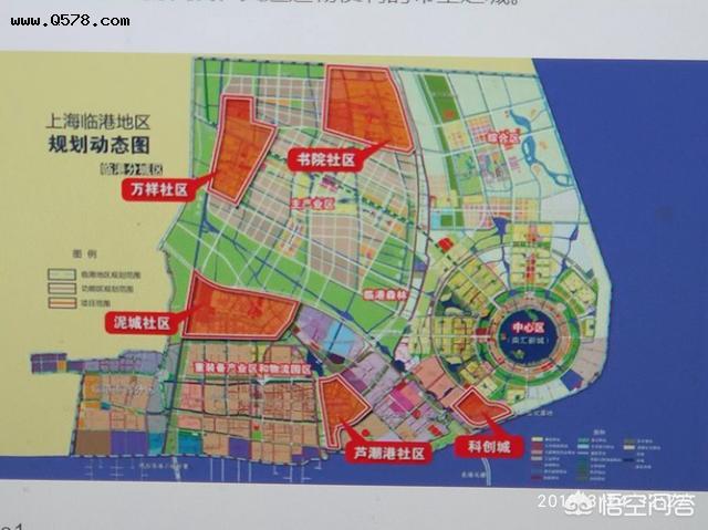 上海买房是买在浦东区还是青浦区，未来发展前景以及教育条件都如何？