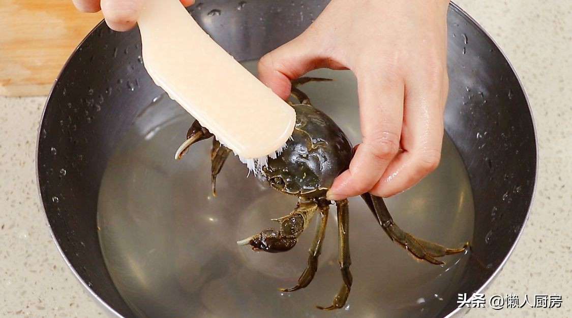 大闸蟹怎么吃最好「大闸蟹如何好吃又简单」