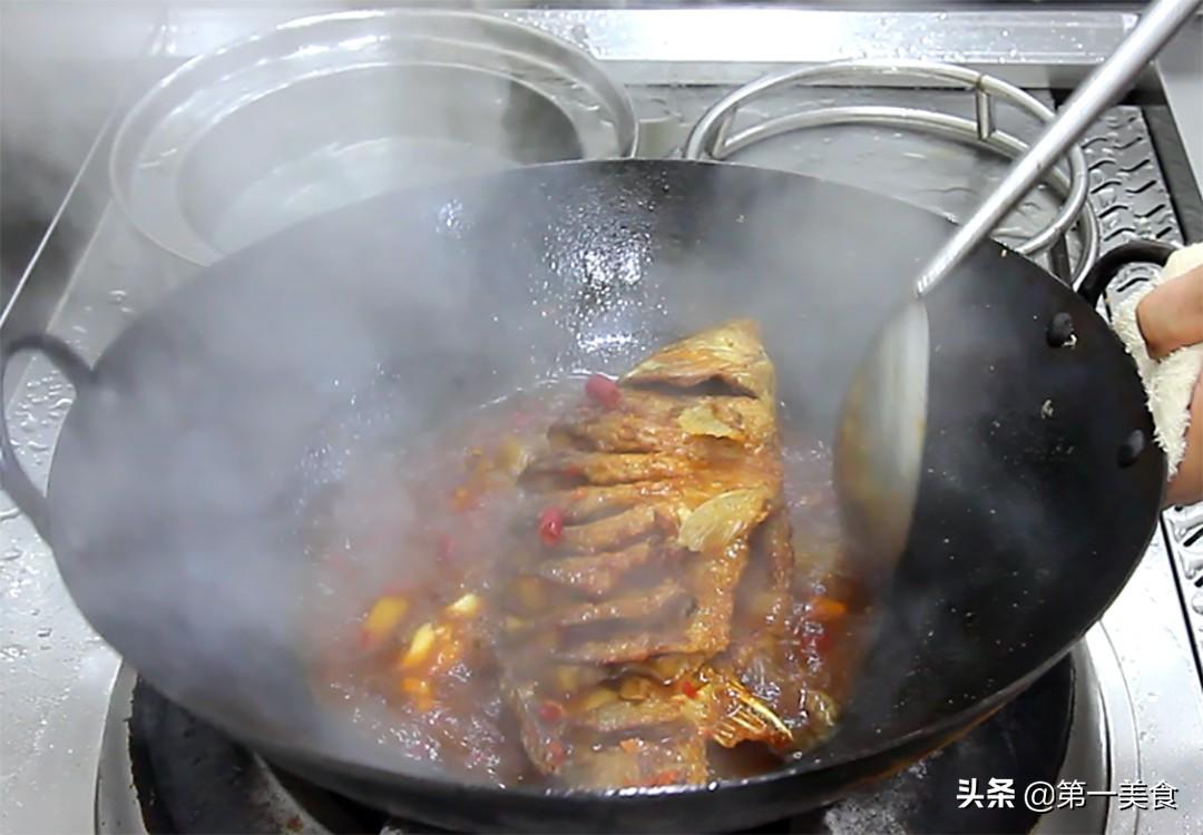 红烧鱼的家常做法简单步骤「做红烧鱼正宗做法及配料」
