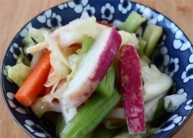 教你在家腌泡菜，老一辈的传统做法，酸脆爽口，开胃好吃又下饭