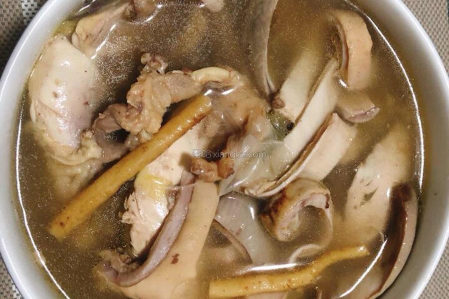 教你广东名菜猪肚鸡的家常做法，香浓味美还养胃，冬天吃还暖身