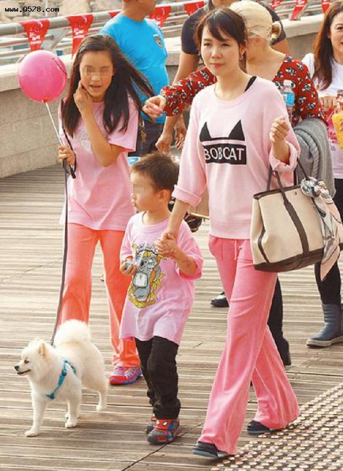 离开刘銮雄8年后，吕丽君改名做慈善、练瑜伽，儿女孝顺成绩优异