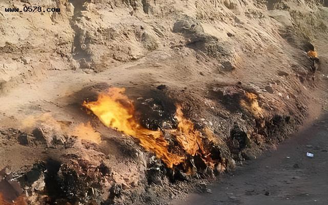 贺兰山的煤炭燃烧了300年，损失达上百亿，不能用水灭了吗？