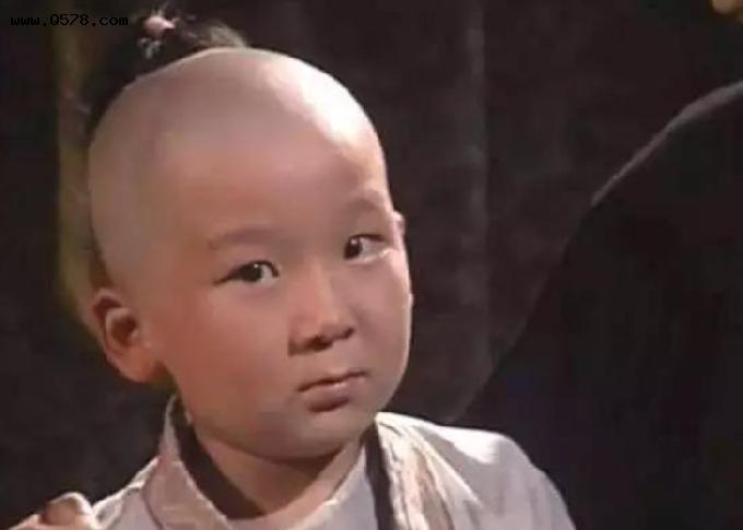 中国第一鬼马童星：14岁火遍天下，3次登上春晚，如今胖到认不出