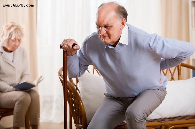 65岁大爷哭诉：我有房有存款，一月6千退休金，却觉得活着没意思