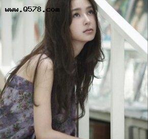 演员姚星彤：被成龙捧红，和王思聪恋爱，做一个低调的女演员