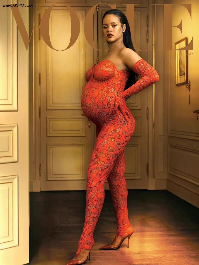 怀孕后的Rihanna登上Vogue US 2022五月刊封面，依然气场十足 ​​​