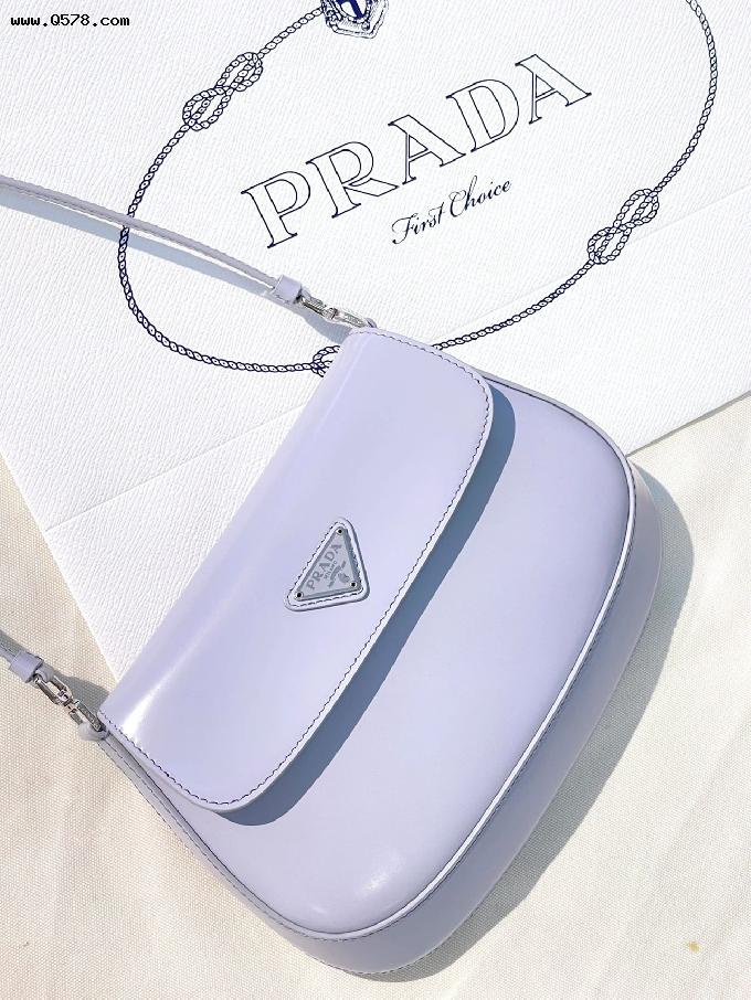 Prada矢车菊蓝包包，是浪漫的夏天呀
