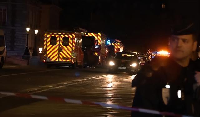 马克龙胜选后巴黎发生抗议，有人驾车试图冲撞警方被开枪制服，2死1伤