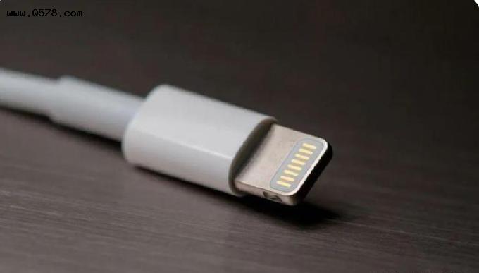 外媒：新iPhone将沿用闪电接口，USB-C接口要到明年
