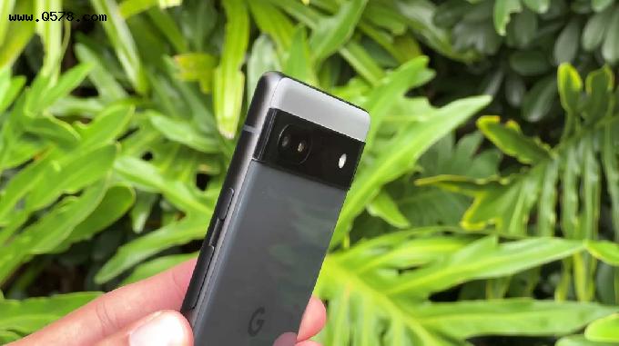谷歌 Pixel 6a 上手视频流出：采用塑料后壳，7 月 28 日发售