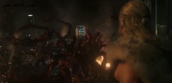《雷神4》发布新片段：女雷神喵喵锤变成暴雨梨花钉