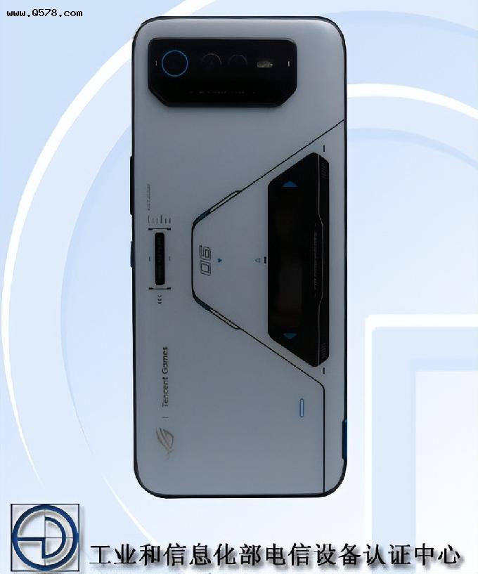 rog游戏手机6入网，入网的真机是白色后盖设计