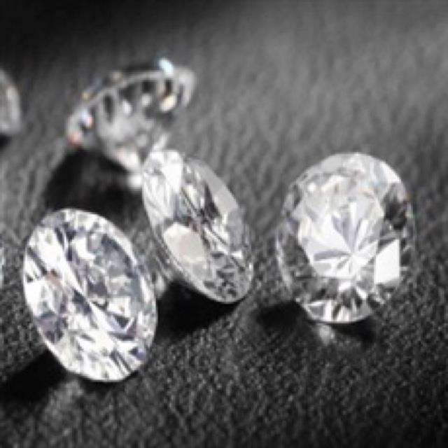 买钻戒不到一年钻石掉三次 到底是不是真的？