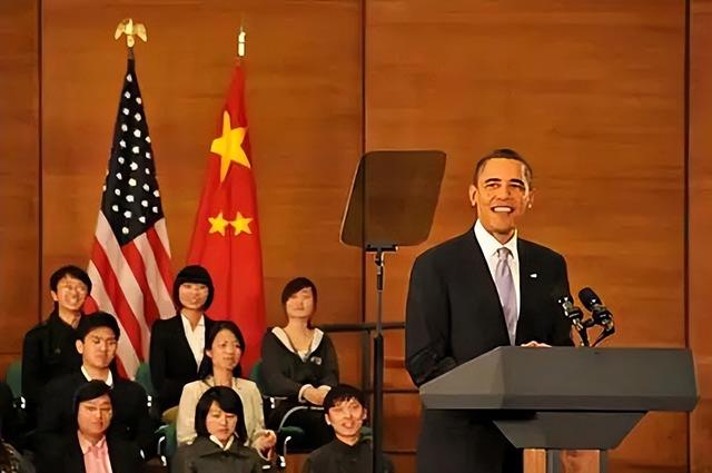 奥巴马直言:\"美国的对手们已经看到我们衰弱了\" 奥巴马回忆录曾揭露美国精英忧虑：08年就发现难以同中国公平竞争