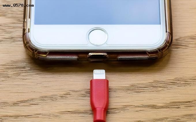 美媒：iPhone15确认使用USB - C口，今年升级有遗憾