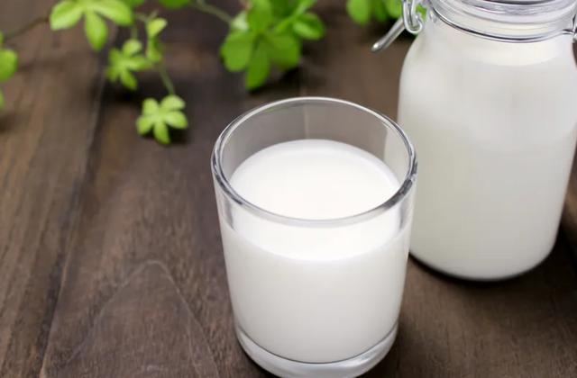 全国最好的牛奶是什么 全国哪的牛奶最好喝？经过评比，这7种牛奶脱颖而出，有你家乡吗