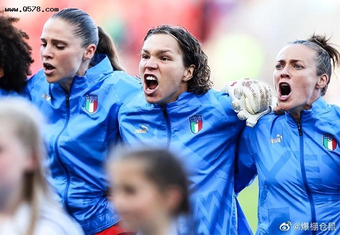 她们怒吼！她们歌唱！高亢的马梅利之歌响彻女足欧洲杯赛场