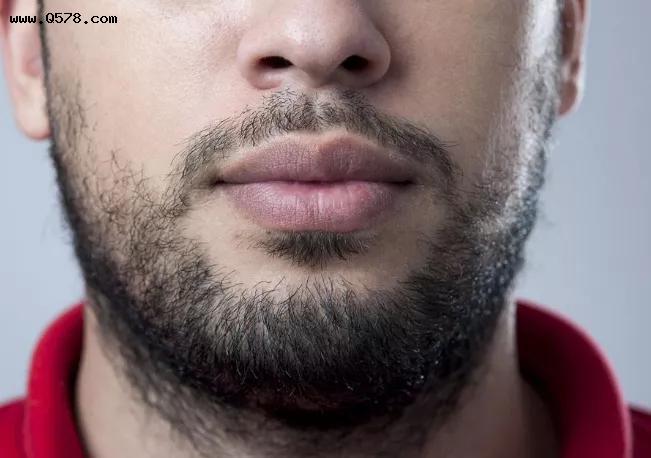 男性胡子长得快暗示什么？胡子刮得勤，影响寿命？看完涨芝士了