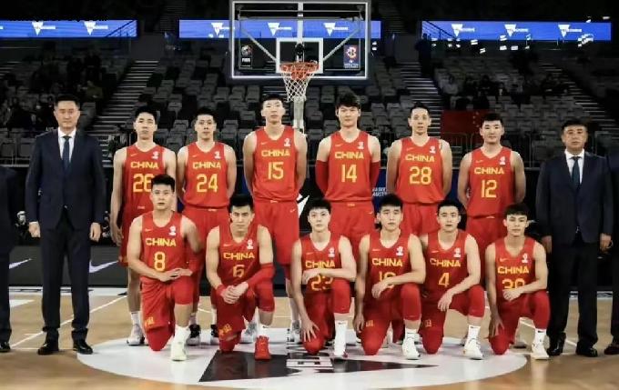 谁能带领中国篮球走向正轨？
