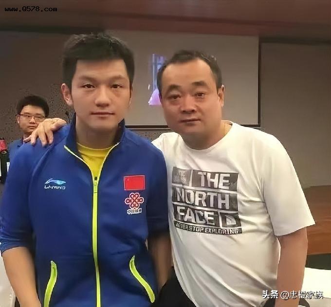 他是刘国梁亲哥，带队从国乒抢走世界冠军，地位名气却远低弟弟