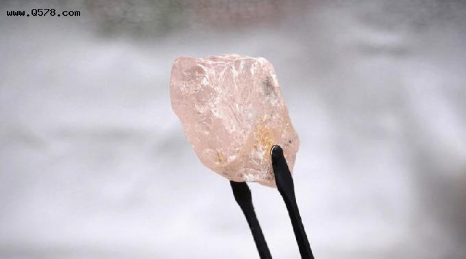 非洲发现300年来最大的粉钻，为什么粉钻被称为最稀有的钻石？