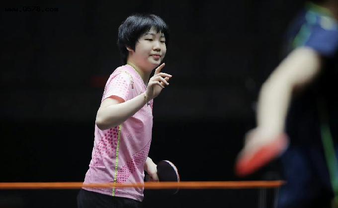 日本小将打疯了！正赛连赢16局，轰出11-0，晋级女单四强挑战国乒