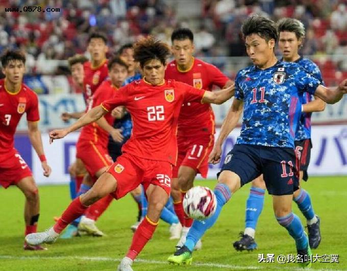 东亚杯中国男足战平日本原因浮出水面，不是运气，也不是战术