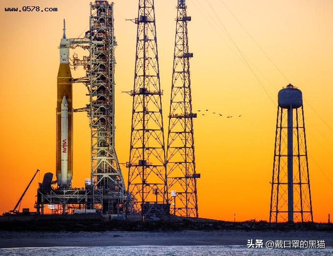 美国新一代载人登月火箭月底发射，我们呢？中国人或在2030年登月