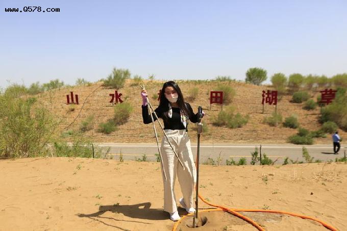 「2022打卡中国」感受“沙漠变绿洲”的神奇 外国网红直呼“Amazing！”