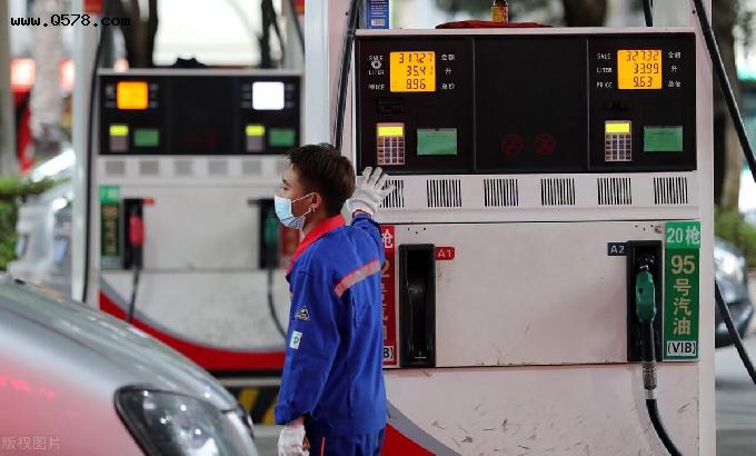 油价调整消息：今天8月25日，全国92、95号汽油最新调后价