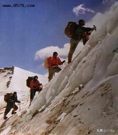 读《进入空气稀薄地带：登山者的圣经》有感｜致敬勇于攀登珠峰者