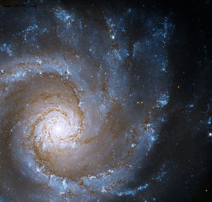 哈勃太空望远镜捕捉到壮丽的大螺旋星系