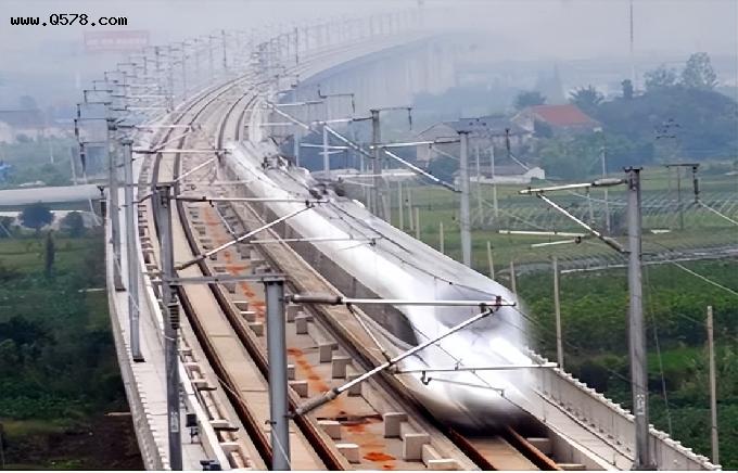 负债已经接近5万亿，中国高铁为何仍在建？真正的价值才刚刚显现