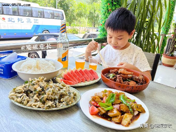 一家三口去北京十渡旅游，景区餐馆花178元点了3个菜，没被坑吧？