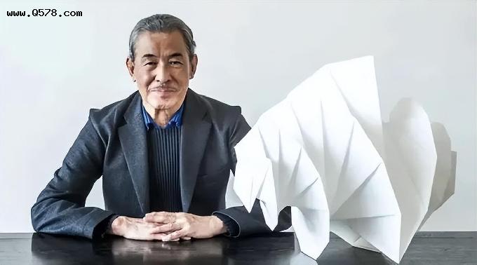 日本设计大师三宅一生去世：“一块布”如何成为反潮流时尚传奇？