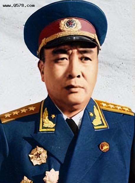 开国大将被雪藏15年，毛主席亲自批示：重新启用