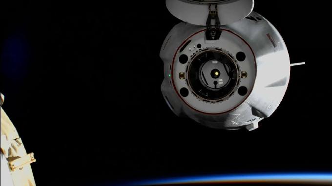 SpaceX“龙飞船”离开空间站并将返回地球