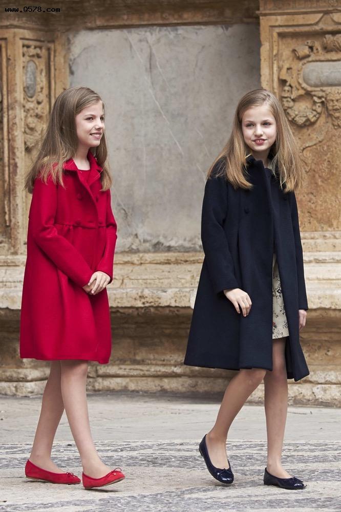 西班牙公主姐妹穿搭翻车，裙子宽大像僧袍，是青春期自尊心作祟？