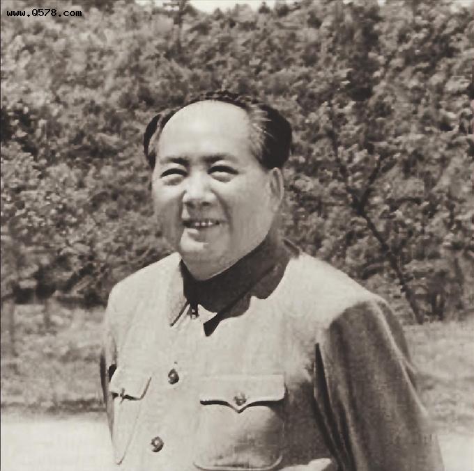 1976年，毛主席逝世，毛岸青赶到北京却缺席追悼会，为何？