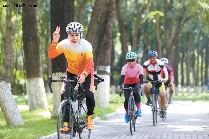 60岁以上骑行爱好者达8000余人，通州老人爱上骑游