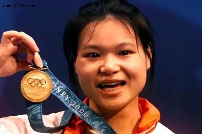 399万卖掉所有奖牌，举家移民国外，奥运冠军陈小敏为何要这样做