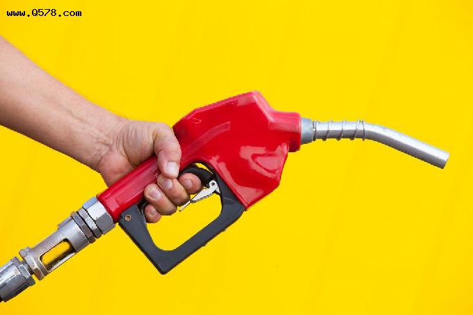 油价调整：注意，开局大涨，预计上调235元/吨，油价第11涨要来了