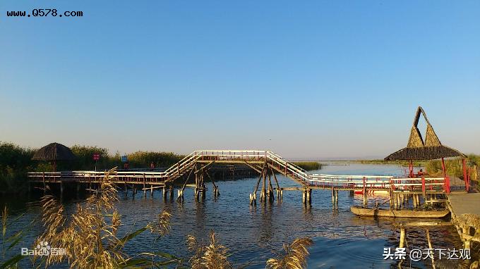 乌梁素海- 黄河改道的河迹湖，有“塞外明珠”“塞外都江堰”美誉